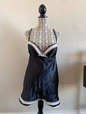 Gilligan & O'Malley Black Satin Chemise with White Lace Trim